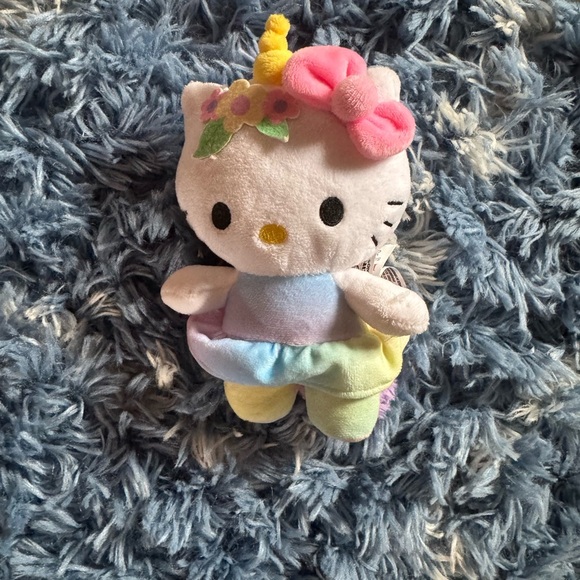 Hello Kitty Plush - Picture 7 of 8